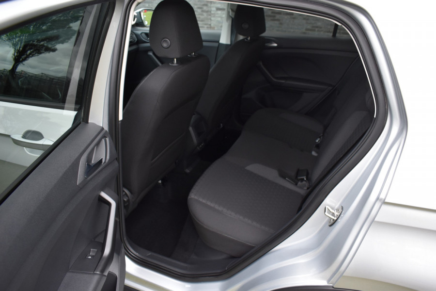 Volkswagen T-Cross 1.0 TSI Life Navigatie Stoelverwarming Carplay Automaat