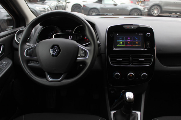 Renault Clio Estate 0.9 TCe Limited / Trekhaak / Navigatie / Parkeerhulp achter / 16'' / DAB / Cruise Control