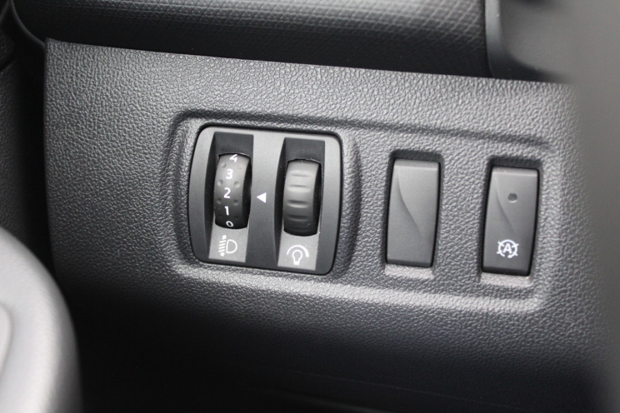 Renault Clio Estate 0.9 TCe Limited / Trekhaak / Navigatie / Parkeerhulp achter / 16'' / DAB / Cruise Control