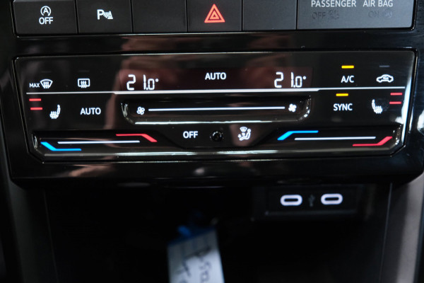 Volkswagen T-Cross 1.0 TSI Life - N.A.P. Airco, Cruise, PDC, Carplay.