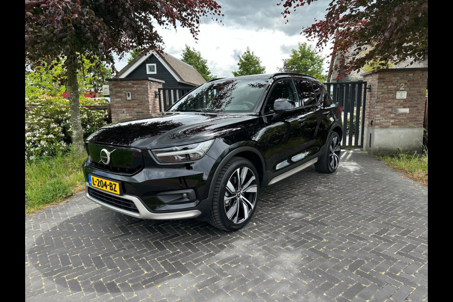Volvo XC40 Recharge P8 AWD R-Design 408 PK | Panoramadak | Camera | Warmtepomp | NL-Auto |