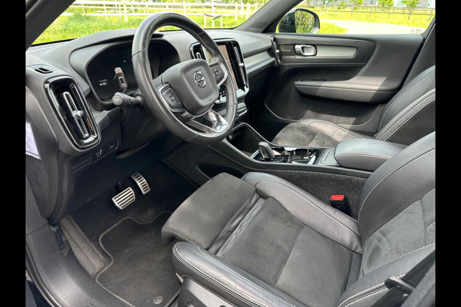 Volvo XC40 Recharge P8 AWD R-Design 408 PK | Panoramadak | Camera | Warmtepomp | NL-Auto |