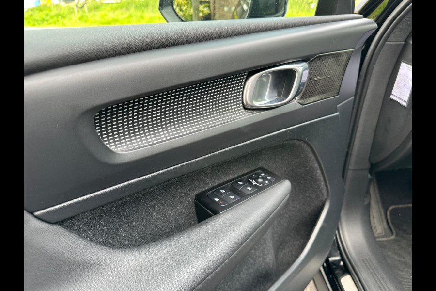 Volvo XC40 Recharge P8 AWD R-Design 408 PK | Panoramadak | Camera | Warmtepomp | NL-Auto |