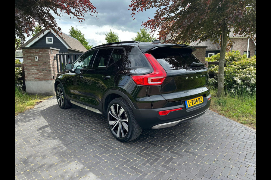 Volvo XC40 Recharge P8 AWD R-Design 408 PK | Panoramadak | Camera | Warmtepomp | NL-Auto |