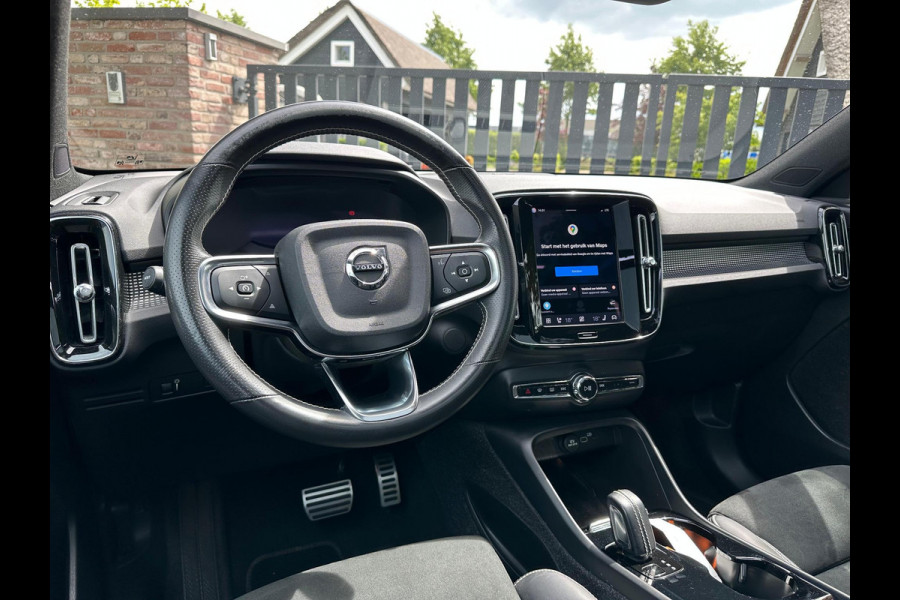 Volvo XC40 Recharge P8 AWD R-Design 408 PK | Panoramadak | Camera | Warmtepomp | NL-Auto |