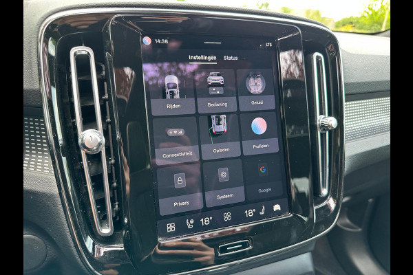 Volvo XC40 Recharge P8 AWD R-Design 408 PK | Panoramadak | Camera | Warmtepomp | NL-Auto |