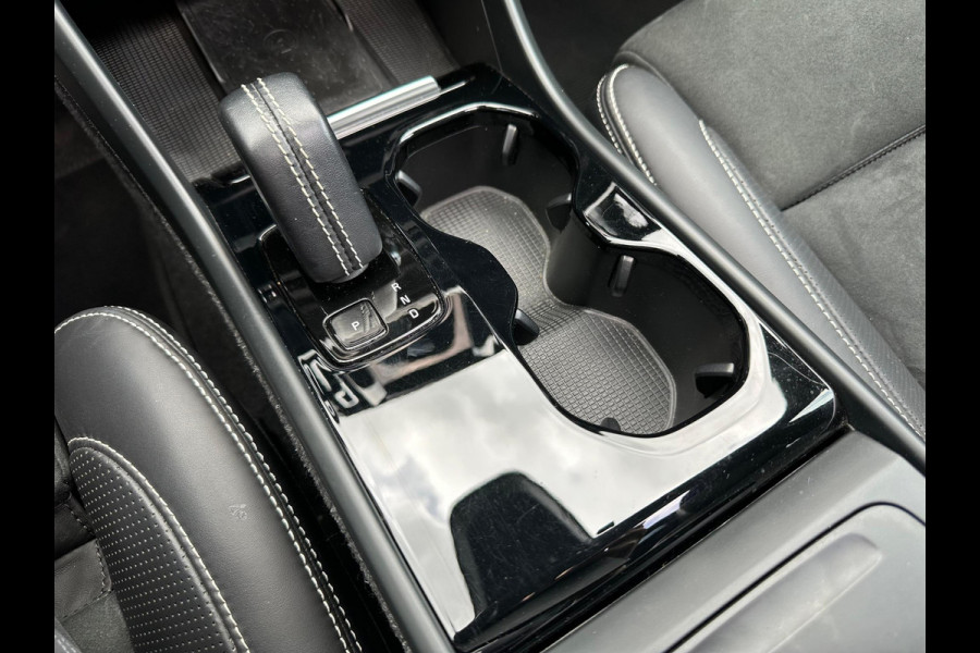 Volvo XC40 Recharge P8 AWD R-Design 408 PK | Panoramadak | Camera | Warmtepomp | NL-Auto |