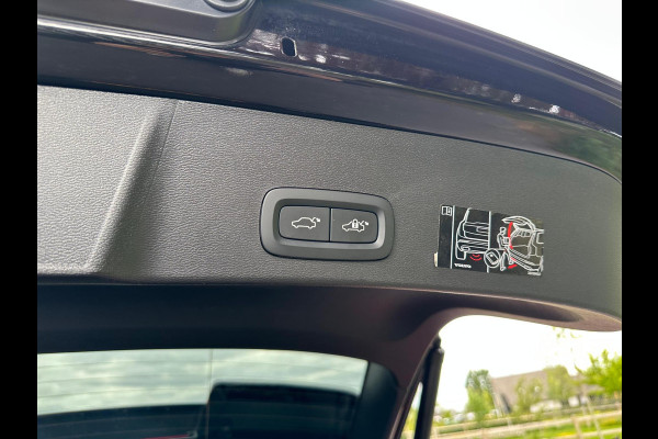 Volvo XC40 Recharge P8 AWD R-Design 408 PK | Panoramadak | Camera | Warmtepomp | NL-Auto |