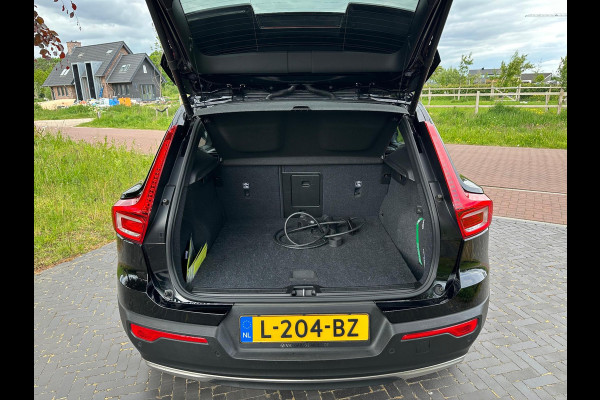 Volvo XC40 Recharge P8 AWD R-Design 408 PK | Panoramadak | Camera | Warmtepomp | NL-Auto |