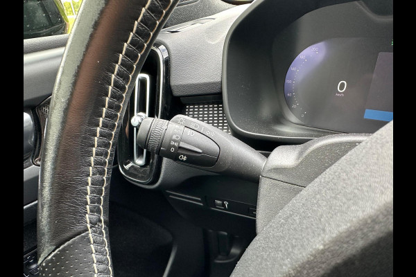 Volvo XC40 Recharge P8 AWD R-Design 408 PK | Panoramadak | Camera | Warmtepomp | NL-Auto |