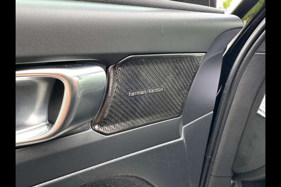 Volvo XC40 Recharge P8 AWD R-Design 408 PK | Panoramadak | Camera | Warmtepomp | NL-Auto |