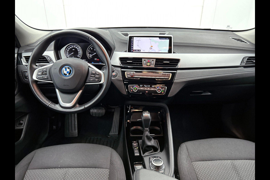 BMW X2 xDrive25e Exe. Plug-In Hybrid CAMERA | EL. BED. ACHTERKLEP | PRIVACY-GLASS