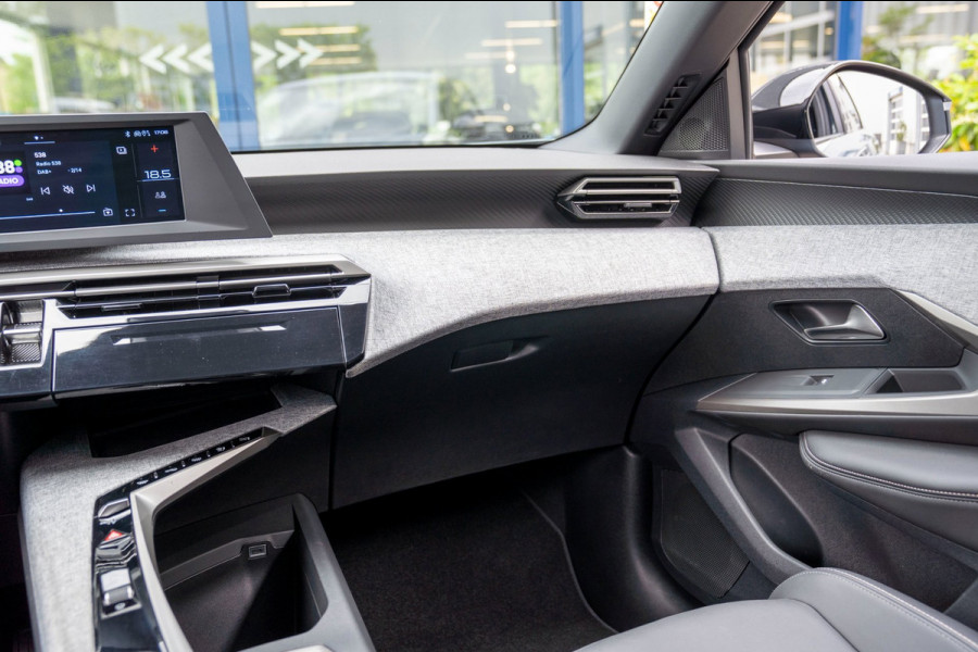 Peugeot 3008 1.2 Hybrid 136 Allure|Prijs rijklaar incl. 12 mnd garantie| Camera Carplay DAB parkeersensoren achter LMV LED