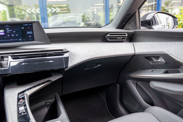 Peugeot 3008 1.2 Hybrid 136 Allure|Prijs rijklaar incl. 12 mnd garantie| Camera Carplay DAB parkeersensoren achter LMV LED