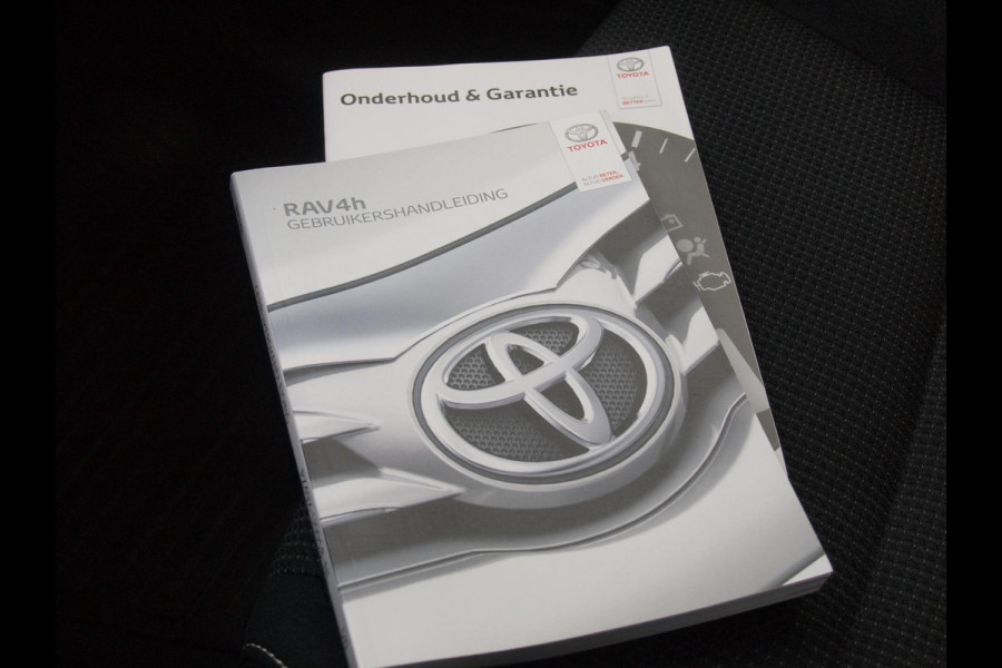 Toyota RAV4 2.5 Hybrid AWD 4x4 Dynamic | 1650kg Trekgewicht geremd | Automaat | Trekhaak | Camera | NL-Auto |