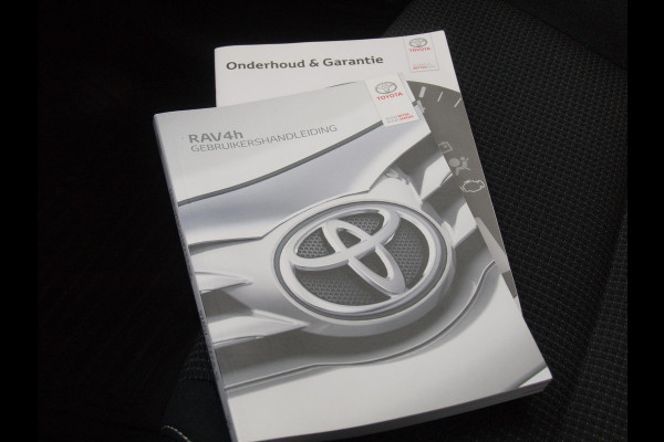 Toyota RAV4 2.5 Hybrid AWD 4x4 Dynamic | 1650kg Trekgewicht geremd | Automaat | Trekhaak | Camera | NL-Auto |