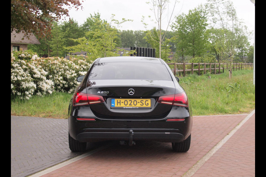 Mercedes-Benz A-Klasse 200 Launch Edition | Camera | Trekhaak | Automaat | Apple Carplay | Virtual Cockpit |