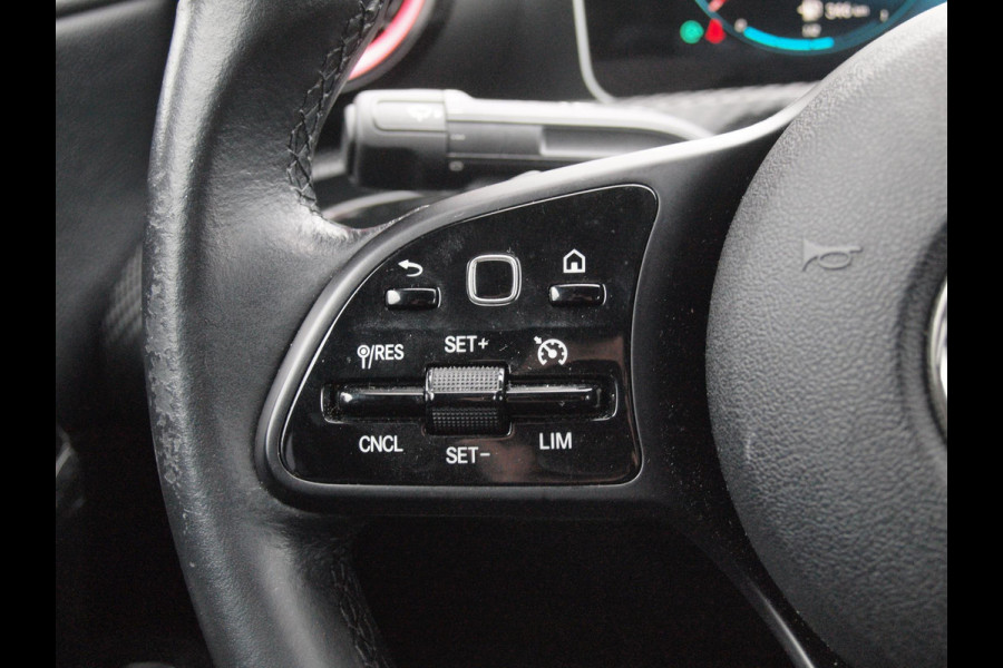 Mercedes-Benz A-Klasse 200 Launch Edition | Camera | Trekhaak | Automaat | Apple Carplay | Virtual Cockpit |
