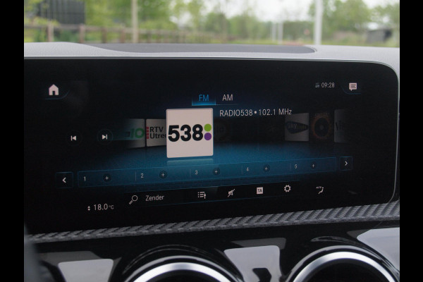 Mercedes-Benz A-Klasse 200 Launch Edition | Camera | Trekhaak | Automaat | Apple Carplay | Virtual Cockpit |