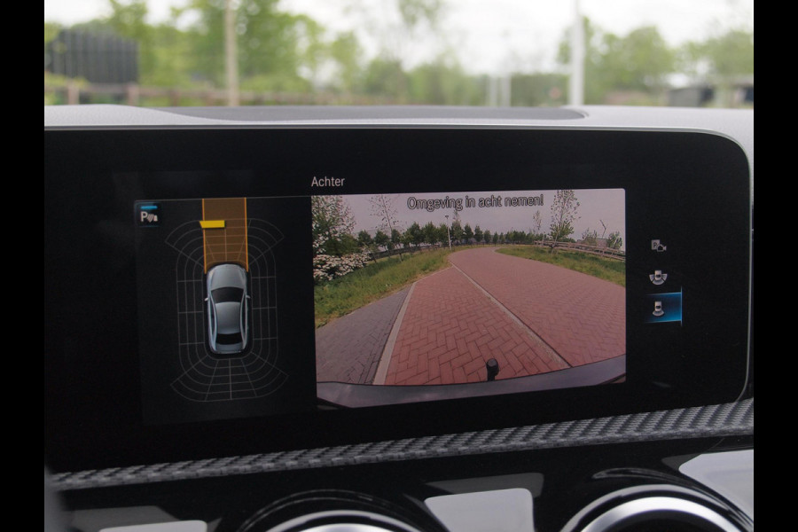 Mercedes-Benz A-Klasse 200 Launch Edition | Camera | Trekhaak | Automaat | Apple Carplay | Virtual Cockpit |