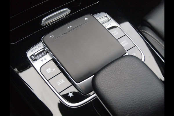 Mercedes-Benz A-Klasse 200 Launch Edition | Camera | Trekhaak | Automaat | Apple Carplay | Virtual Cockpit |