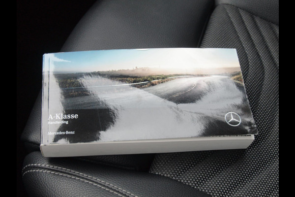 Mercedes-Benz A-Klasse 200 Launch Edition | Camera | Trekhaak | Automaat | Apple Carplay | Virtual Cockpit |