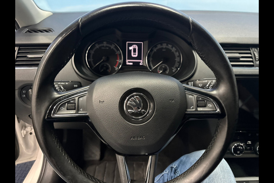 Škoda Octavia Combi 1.0 TSI Greentech Ambition Business Automaat | Navi | Clima | Cruise | PDC | Camera