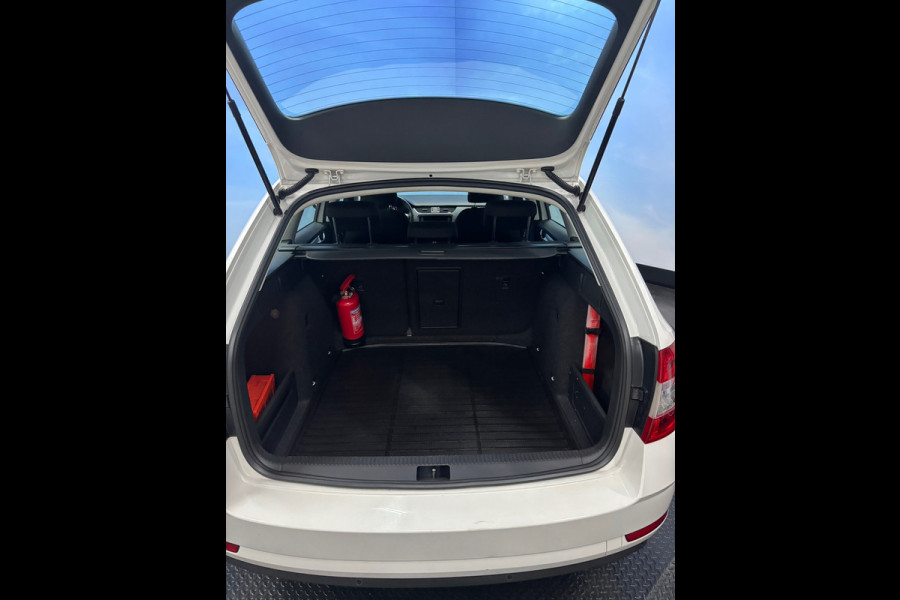 Škoda Octavia Combi 1.0 TSI Greentech Ambition Business Automaat | Navi | Clima | Cruise | PDC | Camera