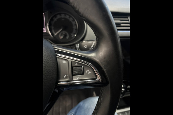 Škoda Octavia Combi 1.0 TSI Greentech Ambition Business Automaat | Navi | Clima | Cruise | PDC | Camera