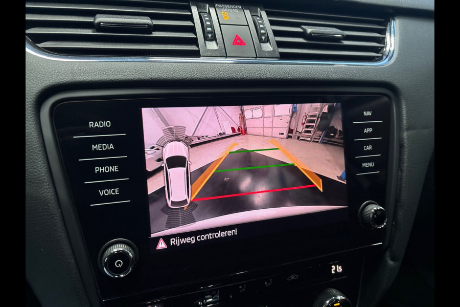 Škoda Octavia Combi 1.0 TSI Greentech Ambition Business Automaat | Navi | Clima | Cruise | PDC | Camera