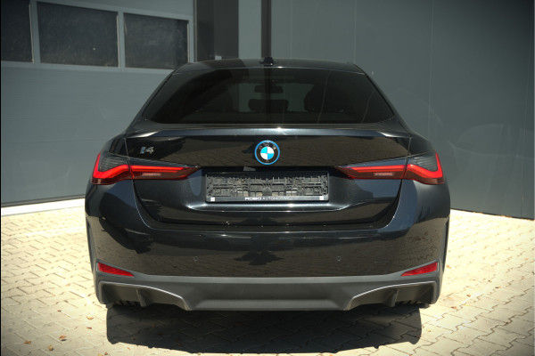 BMW i4 eDrive40 84 kWh | Stoelverwarming | Stuurverwarming | Apple Carplay | Adaptive Cruise Control | Memory Seat | Trekhaak | Camera | Parkeersensoren | Navigatie | Ambiance Verlichting | HIFI | SOH 96.52% |