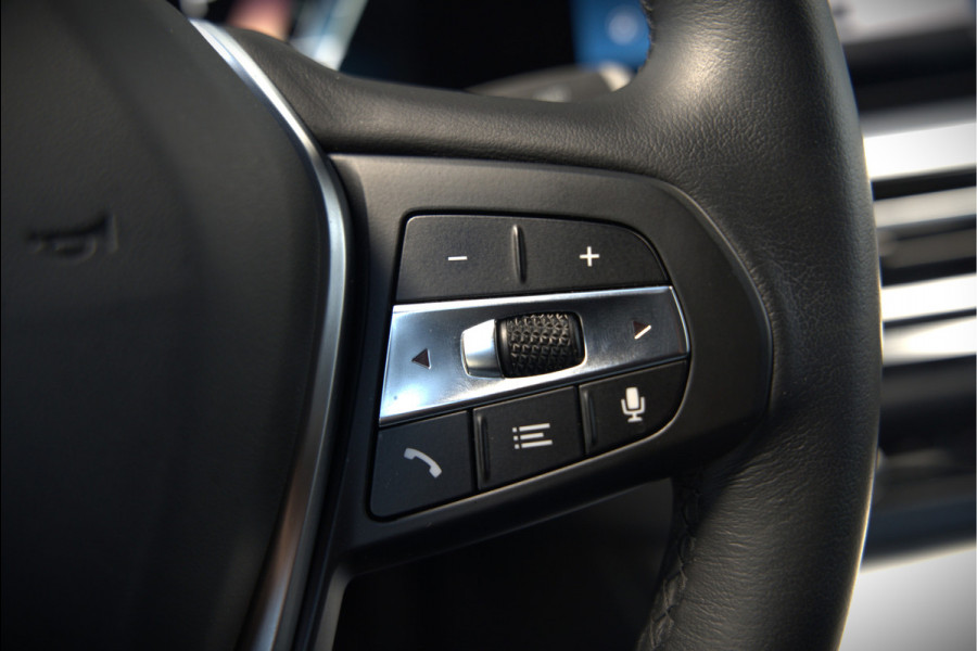 BMW i4 eDrive40 84 kWh | Stoelverwarming | Stuurverwarming | Apple Carplay | Adaptive Cruise Control | Memory Seat | Trekhaak | Camera | Parkeersensoren | Navigatie | Ambiance Verlichting | HIFI | SOH 96.52% |