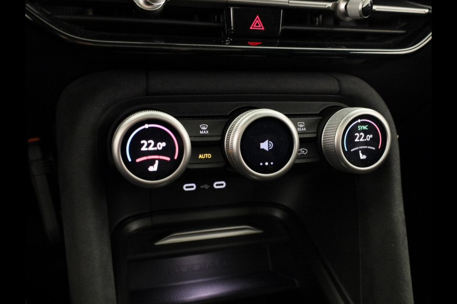 Škoda Kodiaq 1.5 TSI PHEV 204pk Sportline Business | Panoramadak | Trekhaak (wegklapbaar) | Stoelverwarming voor en achter | elek. stoel met geheugen