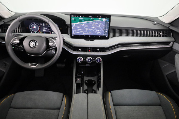 Škoda Superb Combi 1.5 TSI MHEV First Edition 150 p | Panoramadak | 19 inch | Lounge Interieur | Led Matrix | Travel assist plus | Verlengde garantie