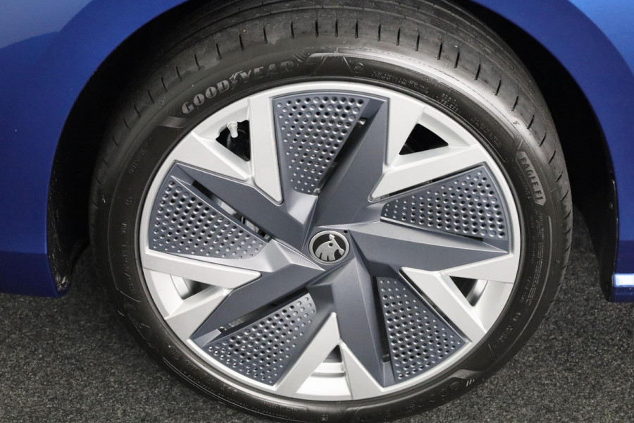 Škoda Superb Combi 1.5 TSI MHEV First Edition 150 p | Panoramadak | 19 inch | Lounge Interieur | Led Matrix | Travel assist plus | Verlengde garantie