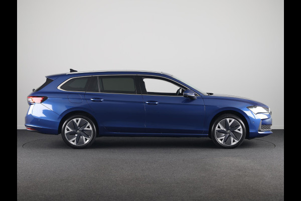 Škoda Superb Combi 1.5 TSI MHEV First Edition 150 p | Panoramadak | 19 inch | Lounge Interieur | Led Matrix | Travel assist plus | Verlengde garantie