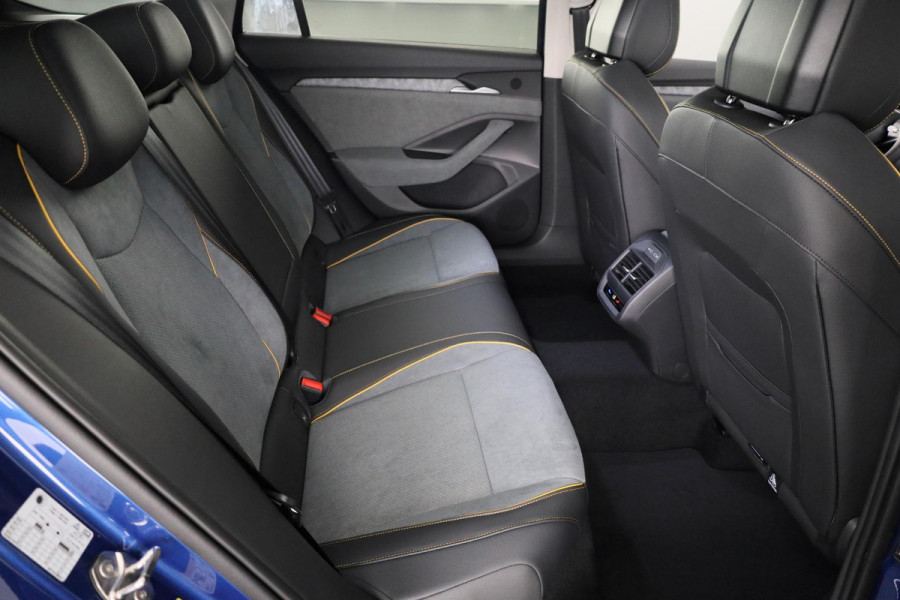 Škoda Superb Combi 1.5 TSI MHEV First Edition 150 p | Panoramadak | 19 inch | Lounge Interieur | Led Matrix | Travel assist plus | Verlengde garantie
