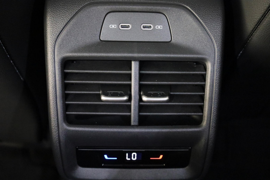 Škoda Superb Combi 1.5 TSI MHEV First Edition 150 p | Panoramadak | 19 inch | Lounge Interieur | Led Matrix | Travel assist plus | Verlengde garantie