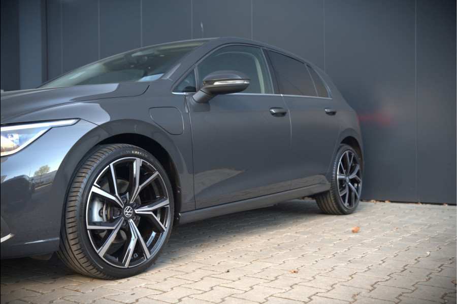 Volkswagen Golf 1.4 eHybrid Style | Memory seat | Massage | Adaptive cruise control | Elektrische stoel | Keyless | Apple Carplay | Parkeersensoren | Ambiance Verlichting | SOH 99.73%