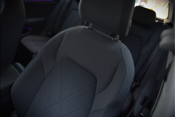 Volkswagen Golf 1.4 eHybrid Style | Memory seat | Massage | Adaptive cruise control | Elektrische stoel | Keyless | Apple Carplay | Parkeersensoren | Ambiance Verlichting | SOH 99.73%
