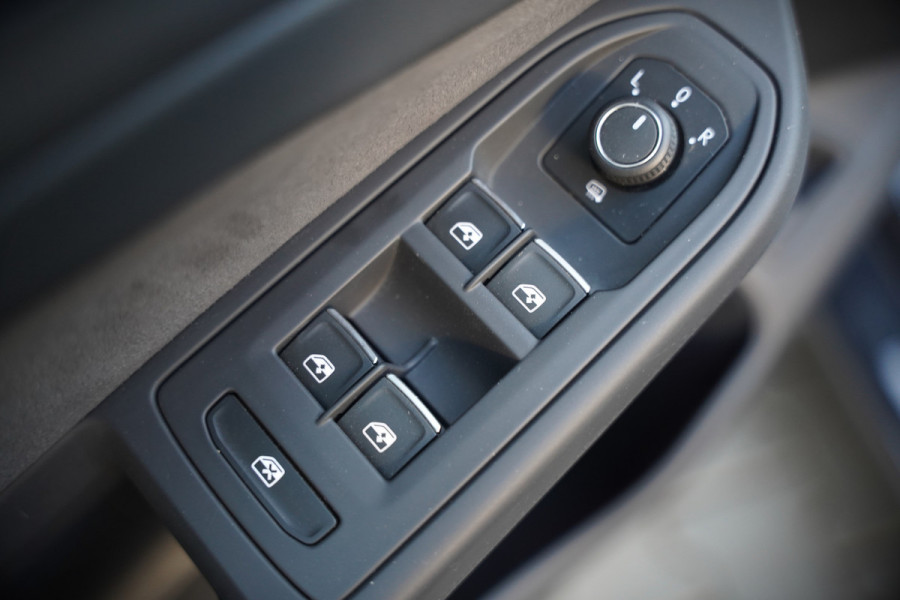 Volkswagen Golf 1.4 eHybrid Style | Memory seat | Massage | Adaptive cruise control | Elektrische stoel | Keyless | Apple Carplay | Parkeersensoren | Ambiance Verlichting | SOH 99.73%