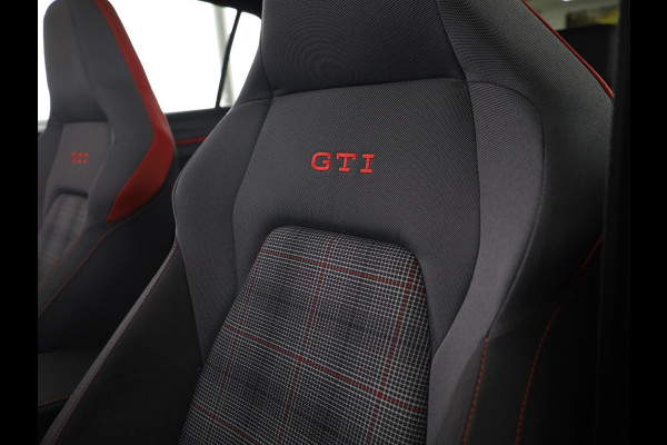 Volkswagen Golf GTI 2.0 195 kW / 265 pk TSI Hatchback 7 versn. DSG | Verlengde garantie | Panorama dak | Head up Display | Harman Kardon |