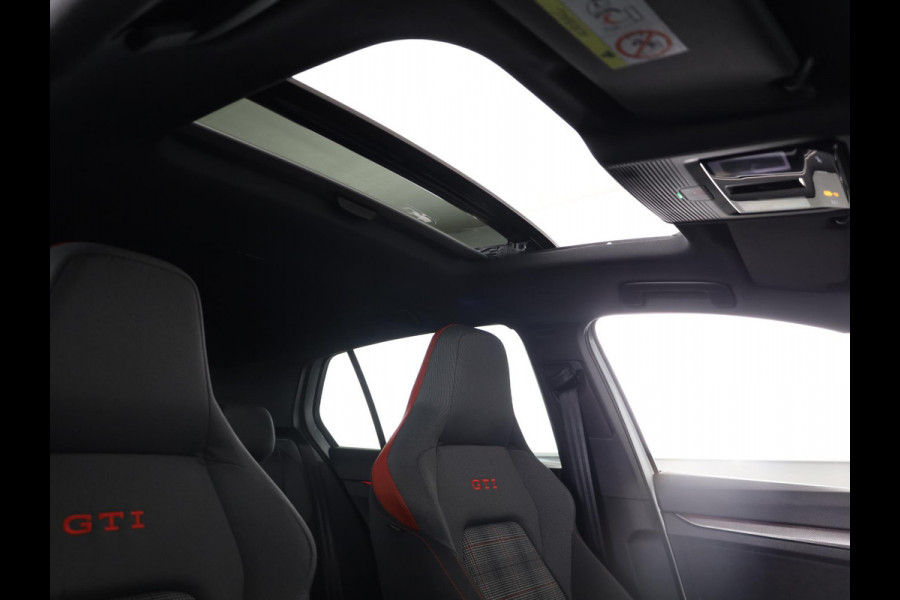 Volkswagen Golf GTI 2.0 195 kW / 265 pk TSI Hatchback 7 versn. DSG | Verlengde garantie | Panorama dak | Head up Display | Harman Kardon |
