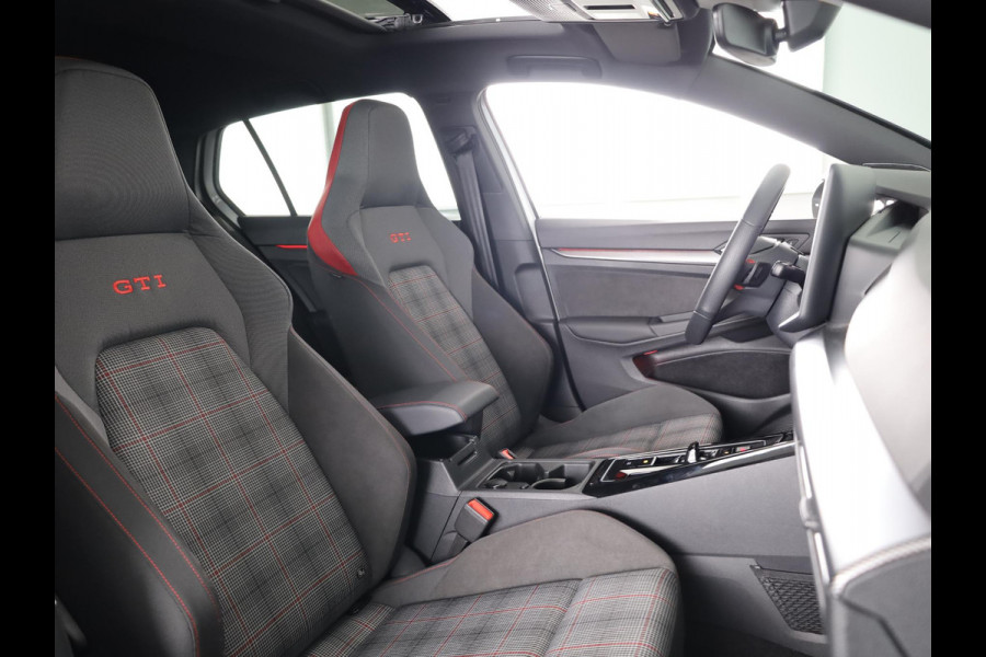 Volkswagen Golf GTI 2.0 195 kW / 265 pk TSI Hatchback 7 versn. DSG | Verlengde garantie | Panorama dak | Head up Display | Harman Kardon |