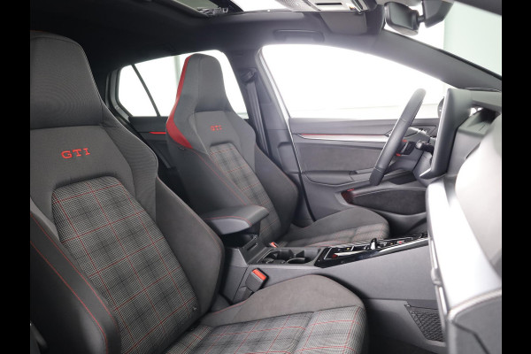 Volkswagen Golf GTI 2.0 195 kW / 265 pk TSI Hatchback 7 versn. DSG | Verlengde garantie | Panorama dak | Head up Display | Harman Kardon |