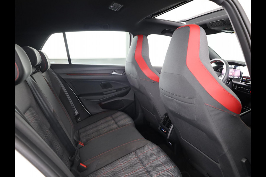 Volkswagen Golf GTI 2.0 195 kW / 265 pk TSI Hatchback 7 versn. DSG | Verlengde garantie | Panorama dak | Head up Display | Harman Kardon |