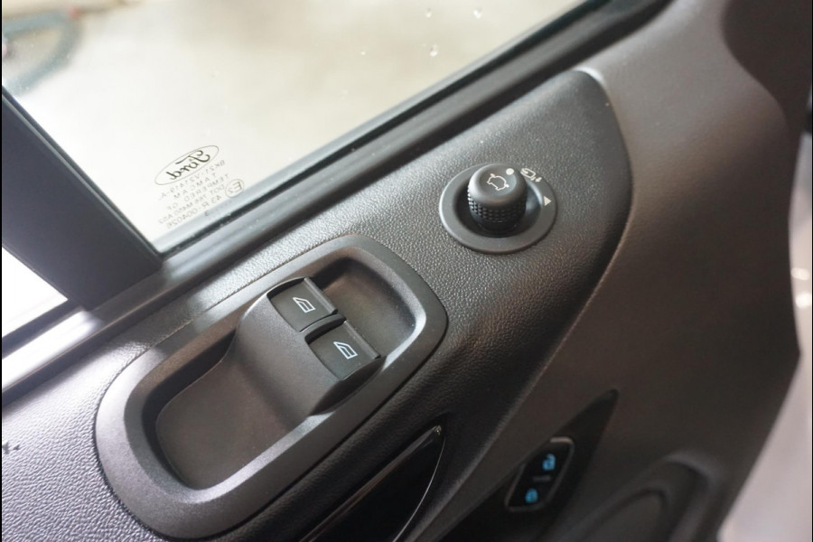 Ford Transit Custom 290 2.0 TDCI L2H1 Sport Edition 170PK Airco Navigatie Apple Carplay/Android Auto ACC Bluetooth Trekhaak Stoelverwarming Verwarmbare voorruit