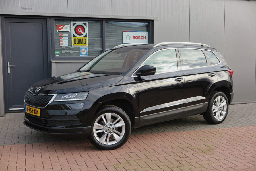 Škoda Karoq 1.5 TSI 150pk DSG ACT Business Edition Plus Trekhaak ,Side assist , Lane assist , Adaptive cruise, Stoelverwarming ,Navi, PDC , Camera etc. .