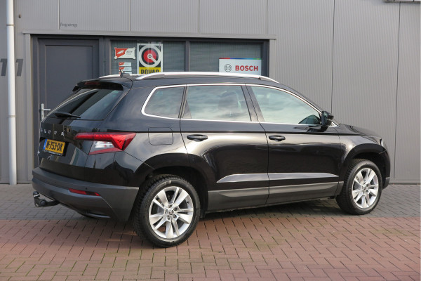 Škoda Karoq 1.5 TSI 150pk DSG ACT Business Edition Plus Trekhaak ,Side assist , Lane assist , Adaptive cruise, Stoelverwarming ,Navi, PDC , Camera etc. .