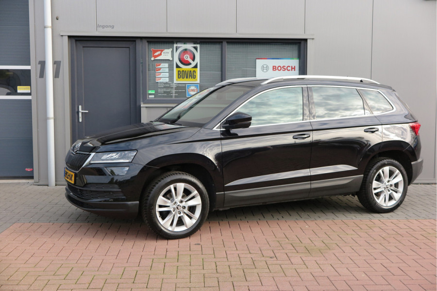 Škoda Karoq 1.5 TSI 150pk DSG ACT Business Edition Plus Trekhaak ,Side assist , Lane assist , Adaptive cruise, Stoelverwarming ,Navi, PDC , Camera etc. .